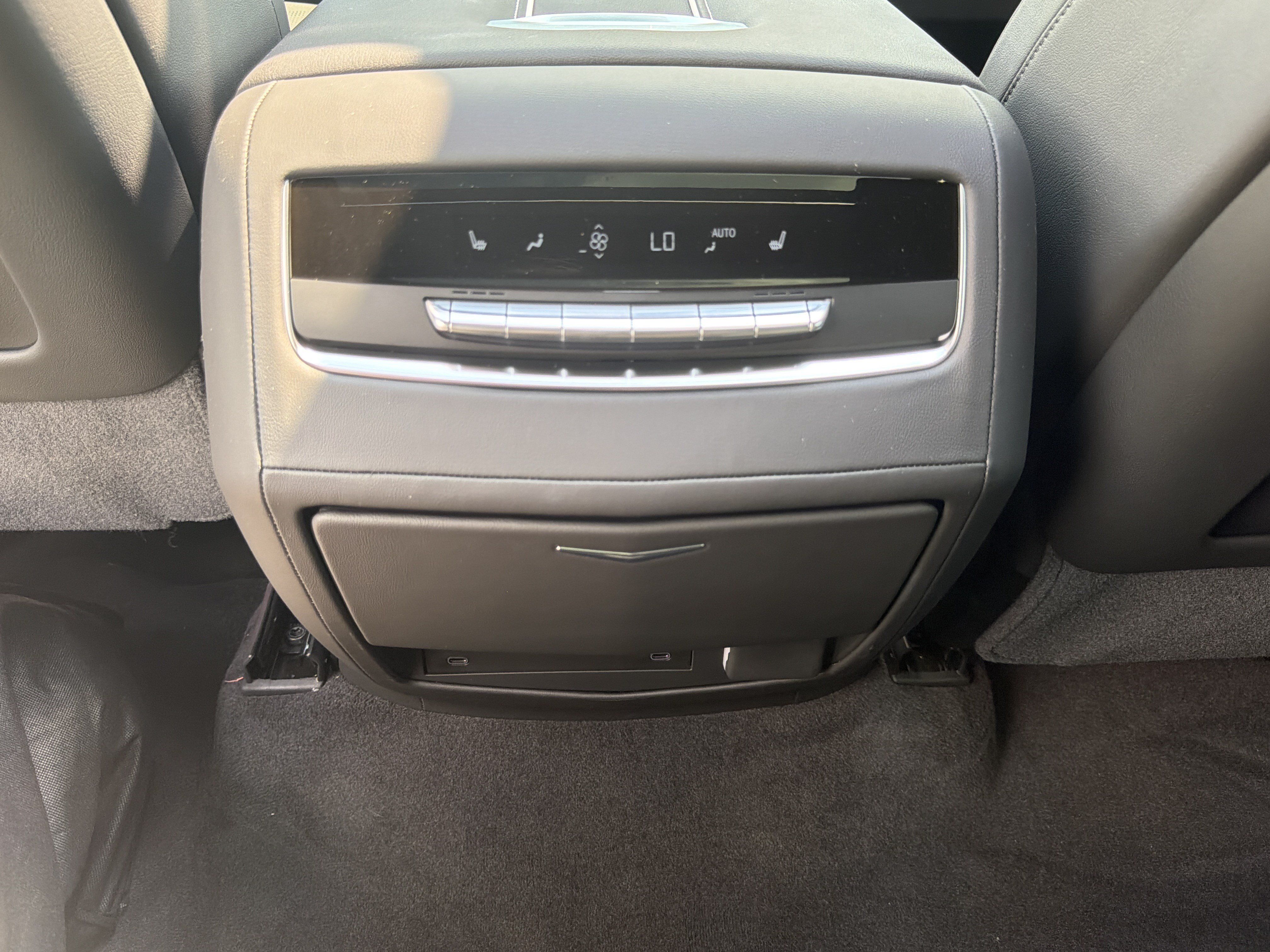 Used 2026 Cadillac Escalade ESV Sport AWD/4WD image 43