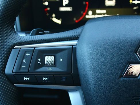 New 2025 Mitsubishi Outlander SEL image 17