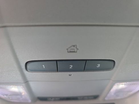 Used 2020 Chevrolet Equinox LT AWD/4WD image 24