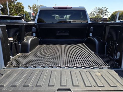 Used 2024 GMC Sierra 1500 SLT image 28
