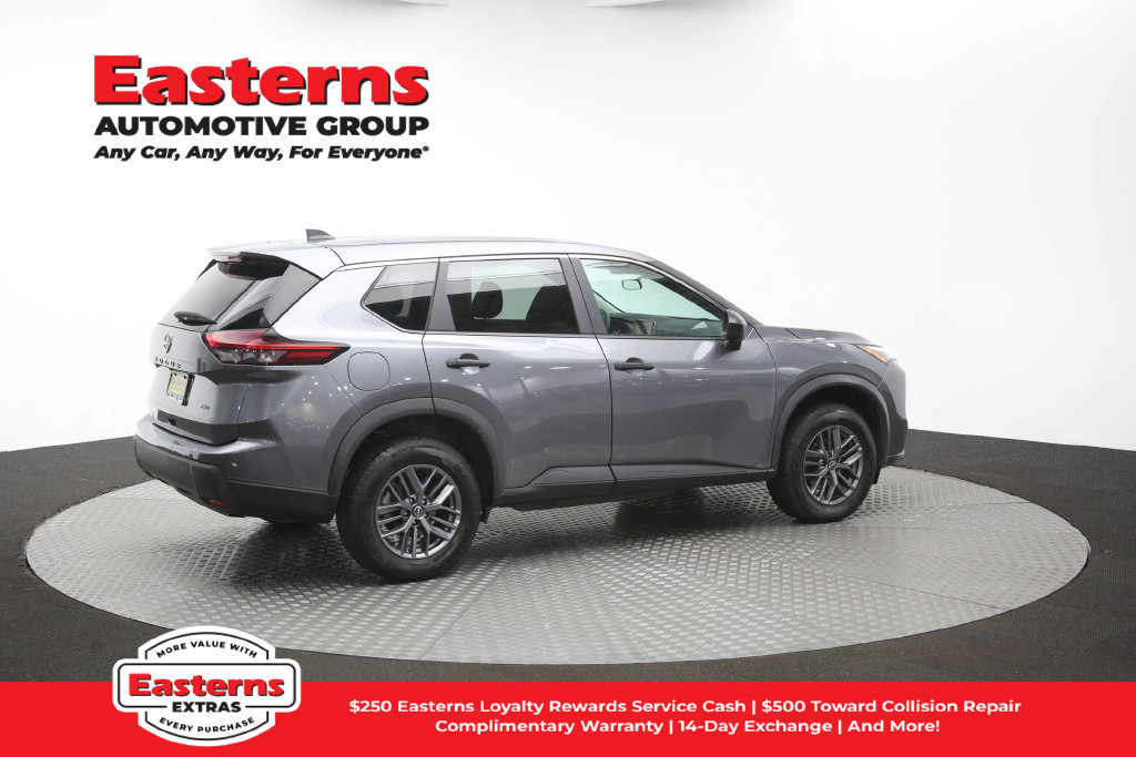 Used 2024 Nissan Rogue S AWD/4WD image 41
