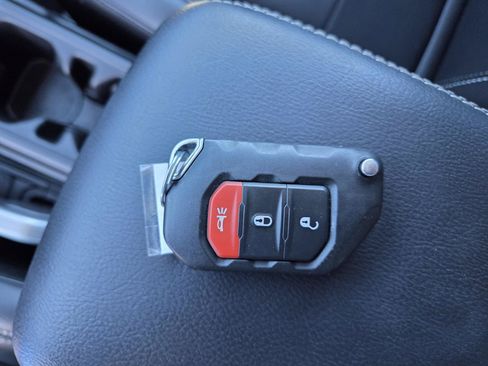 Used 2023 Jeep Wrangler Unlimited Sahara AWD/4WD image 28