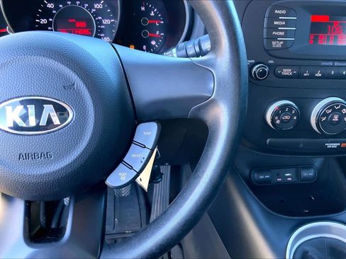 Used 2015 Kia Soul image 23