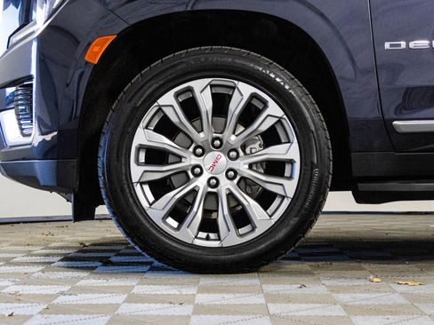 Used 2023 GMC Yukon XL Denali AWD/4WD image 44