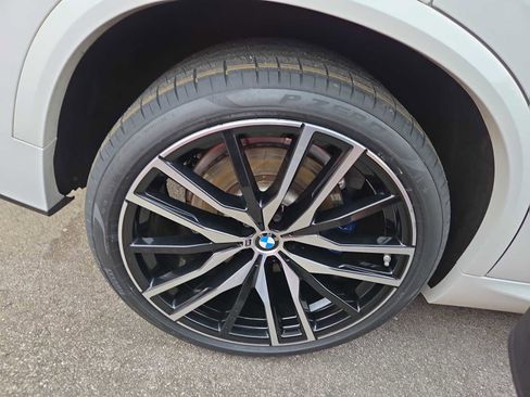 Used 2021 BMW X5 M50i w/ Premium Package image 4