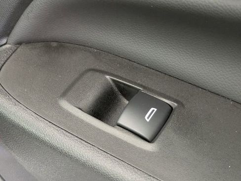 Certified 2024 Chevrolet Equinox LT FWD image 35