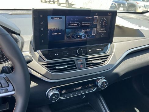 New 2026 Nissan Altima 2.5 SR FWD image 10
