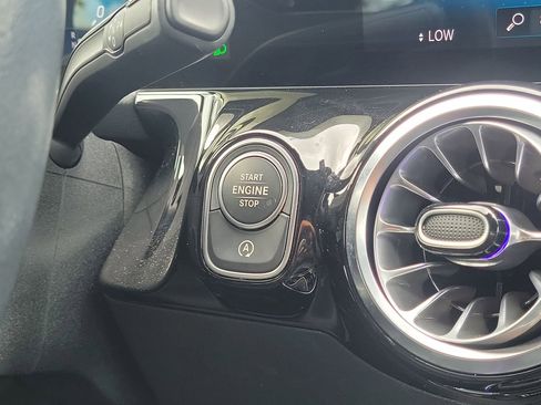 Certified 2022 Mercedes-Benz GLA 250 image 18