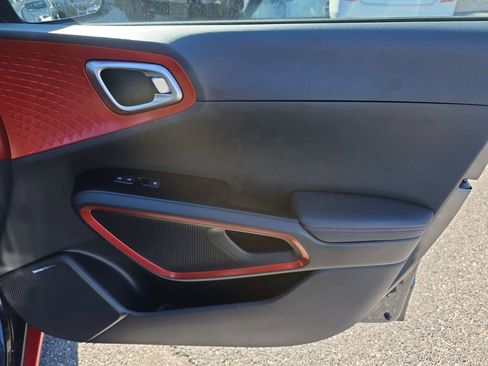 Used 2022 Kia Soul Turbo image 11