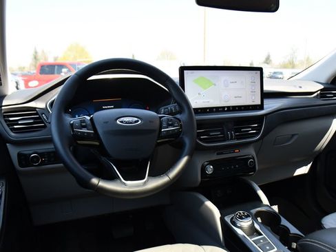 Used 2023 Ford Escape Platinum w/ Premium Technology Package AWD/4WD image 12
