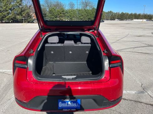 Used 2023 Toyota Prius LE image 16