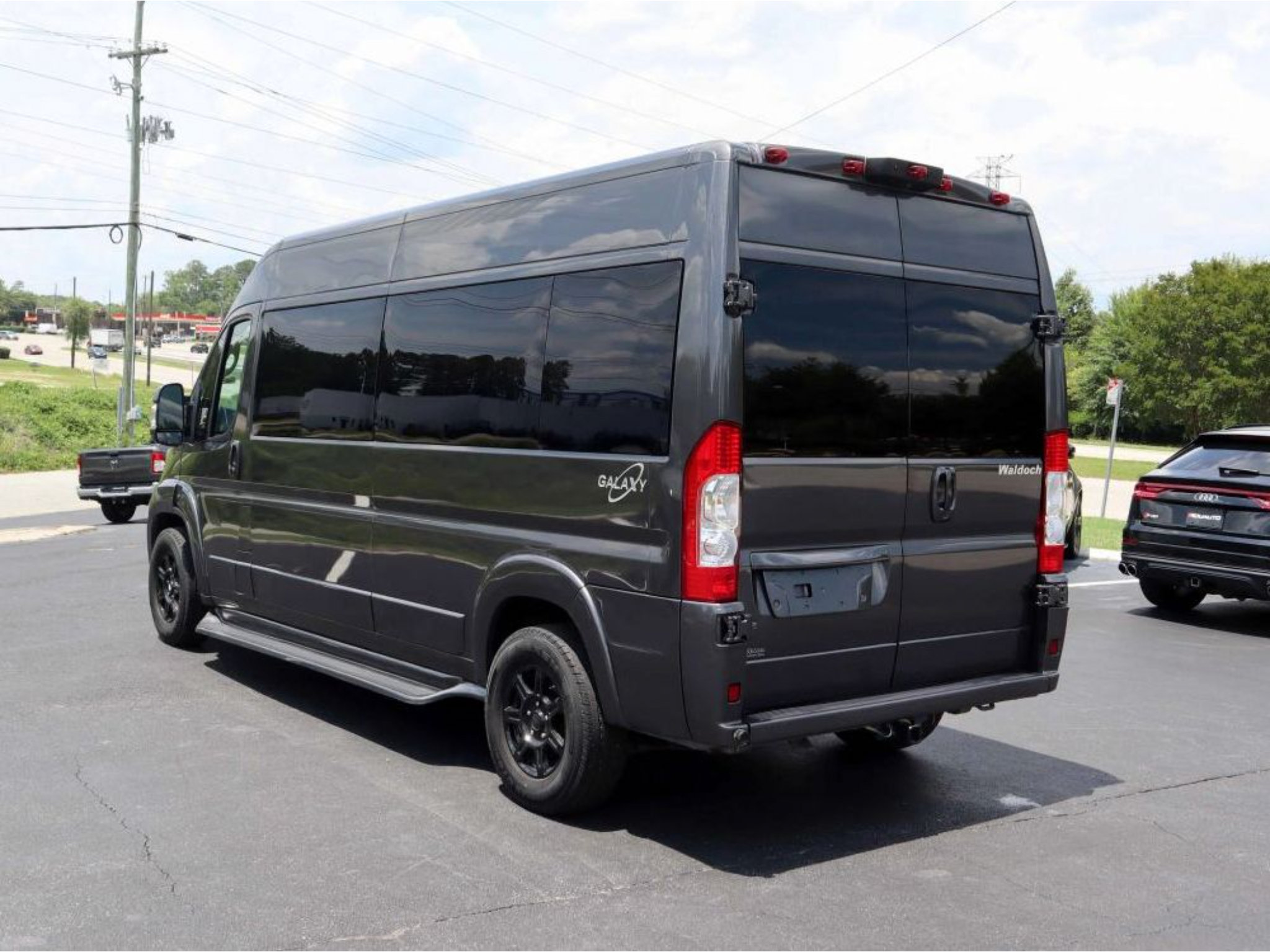 Used 2023 RAM ProMaster 2500 w/ Premium Convenience Group (B) FWD image 3