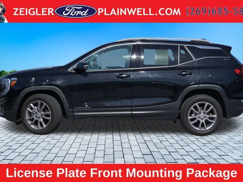 Used 2024 GMC Terrain SLT AWD/4WD image 2