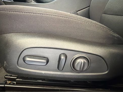 Used 2023 Chevrolet Malibu LT FWD image 15