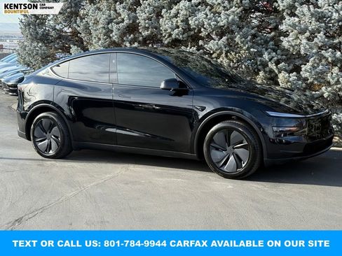 Used 2026 Tesla Model Y Long Range image 11