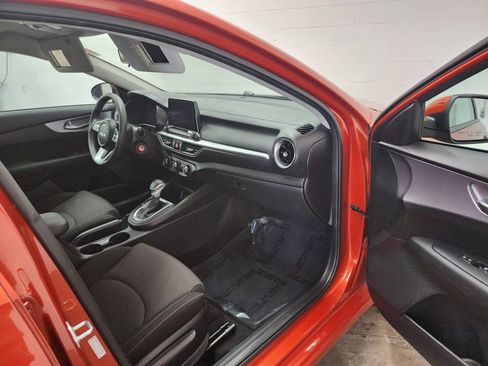 Used 2022 Kia Forte LXS FWD image 30
