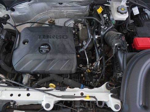 Used 2023 Chevrolet TrailBlazer LT w/ LPO, Blackout Package FWD image 9