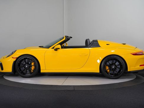 Used 2019 Porsche 911 Speedster RWD image 8