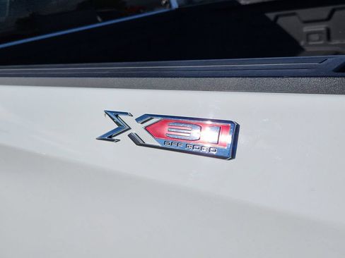 Used 2022 GMC Sierra 1500 SLT w/ SLT Premium Plus Package AWD/4WD image 27