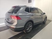 Used 2023 Volkswagen Tiguan SE FWD image 16