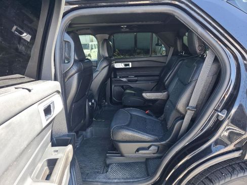 Used 2020 Ford Explorer ST w/ ST Street Pack image 8
