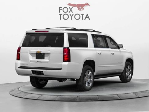 Used 2019 Chevrolet Suburban LT AWD/4WD image 2