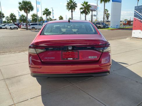 New 2025 Honda Accord SE image 6