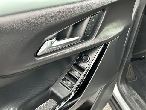 Used 2025 Chevrolet Equinox LT image 20