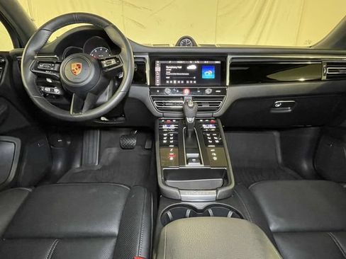 Certified 2026 Porsche Macan AWD/4WD image 24
