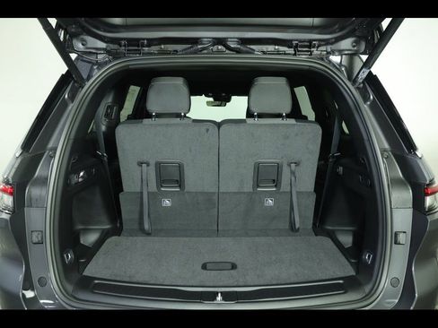 New 2025 Jeep Grand Cherokee L Laredo image 15