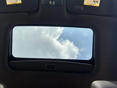 Used 2013 Chrysler 200 Touring FWD image 19