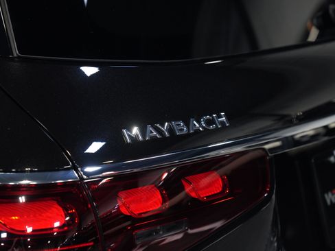 Used 2025 Mercedes-Benz Maybach GLS 600 4MATIC image 22