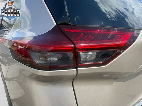 Certified 2023 Nissan Rogue Platinum w/ Platinum Premium Package AWD/4WD image 21