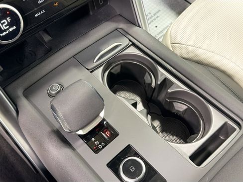 New 2026 Land Rover Discovery Limited Edition image 28