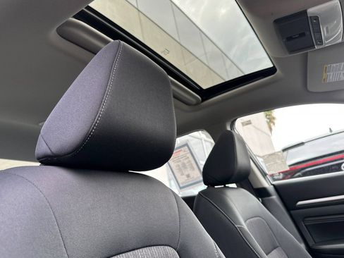 Used 2019 Nissan Altima 2.5 SV FWD image 16