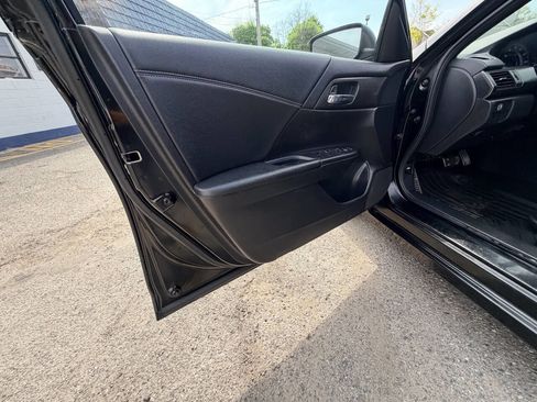 Used 2017 Honda Accord Sport image 24