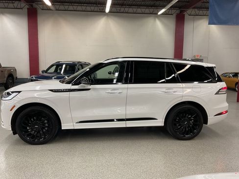Used 2025 Lincoln Aviator Reserve w/ Jet Appearance Package image 8