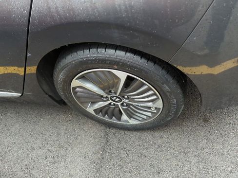 Used 2020 Hyundai Ioniq SEL image 5