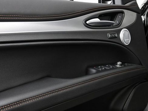 New 2025 Alfa Romeo Stelvio Sprint image 8