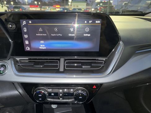 Used 2024 Chevrolet Trax LT image 18