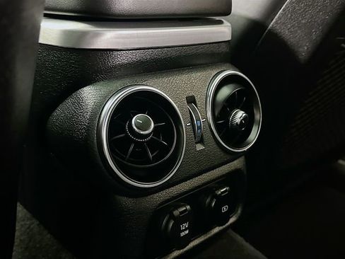 Used 2021 Kia Stinger GT2 image 27