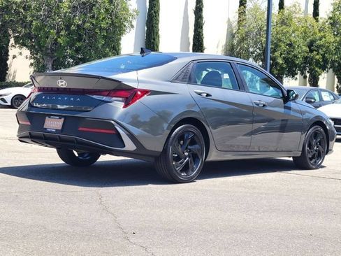 New 2026 Hyundai Elantra SEL Sport FWD image 4