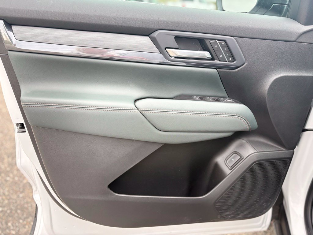 Used 2026 GMC Terrain AT4 w/ Convenience Package III AWD/4WD image 15