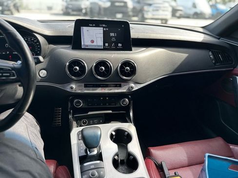 Used 2021 Kia Stinger GT2 image 9