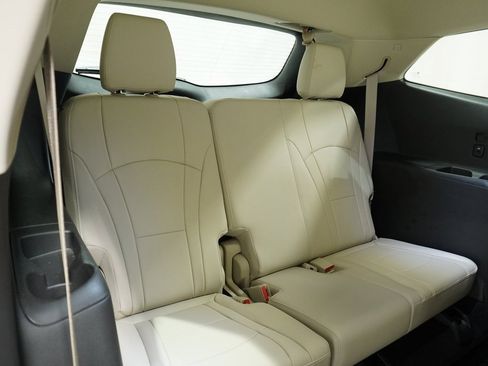 Used 2022 Buick Enclave Premium w/ Surround and Sites Package image 18