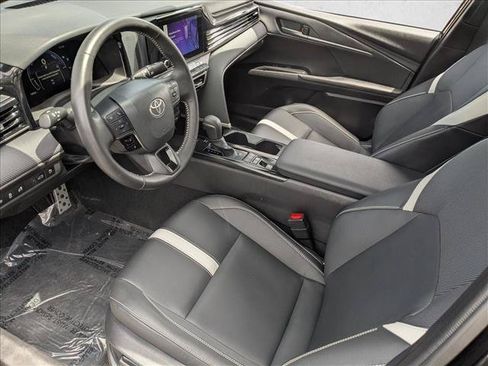 Used 2025 Toyota Camry LE FWD image 10