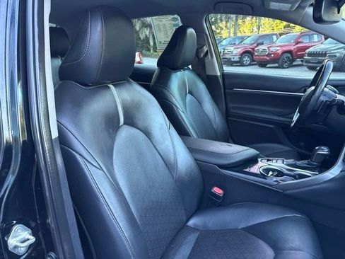 Used 2019 Toyota Camry XSE FWD image 31