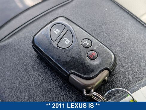 Used 2011 Lexus IS 250C w/ Luxury Pkg image 29