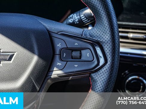 Used 2025 Chevrolet Trax RS FWD image 33