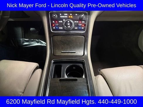 Used 2017 Lincoln Continental Select w/ Climate Package image 20